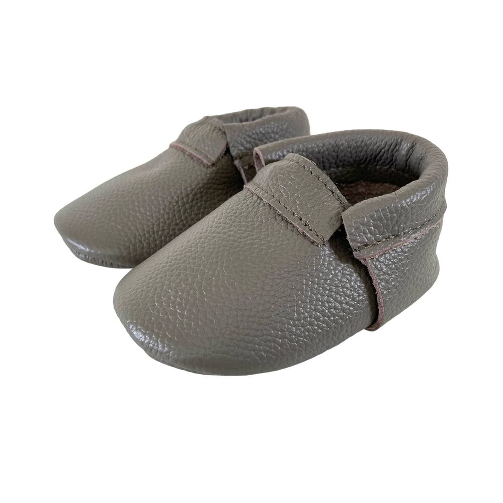 BirdRock Baby, Gray Fringeless Leather Moccasins, US Baby 3